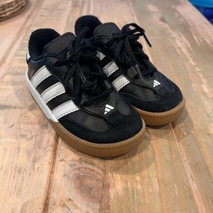Toddler sambas